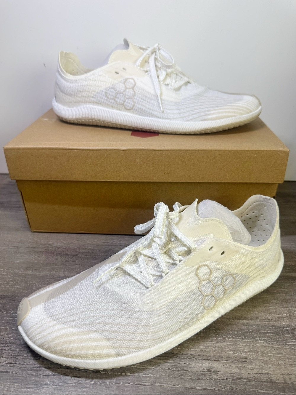 Vivo Barefoot Primus Flow Coconut Lightweight zero drop size 41/US10 shoes EUC